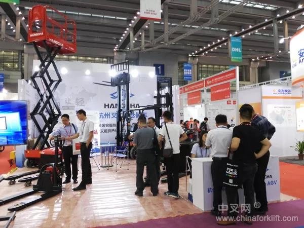 杭叉集团在物博会上展示创新实力