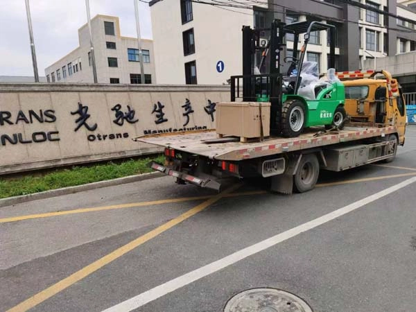 淘汰进行时！杭叉首台老旧柴油叉车替换新能源叉车正式落地