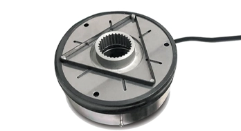  电子驻车制动，配备电子手刹更方便、安全。